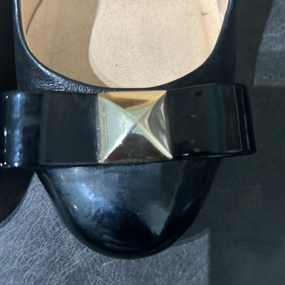 Kate Spade Black Patent Leather Wedge Heels Womens Gold Metal Bow Detail 6B - Picture 10 of 10